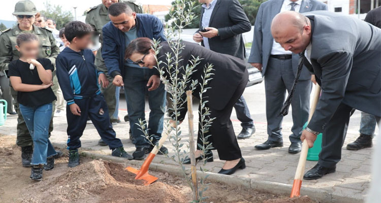 وزيرة الأسرة تُعطي إشارة إطلاق حملة غراسة 10 آلاف شجرة بمؤسسات الطفولة بكل الولايات