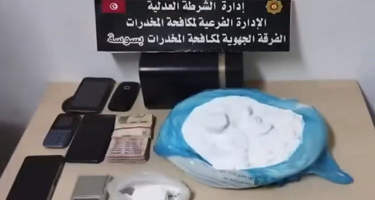 سوسة: القبض على مروج مخدرات وحجز أكثر من 2.6 كغ من مخدّر الكوكايين وأقراص مخدرة