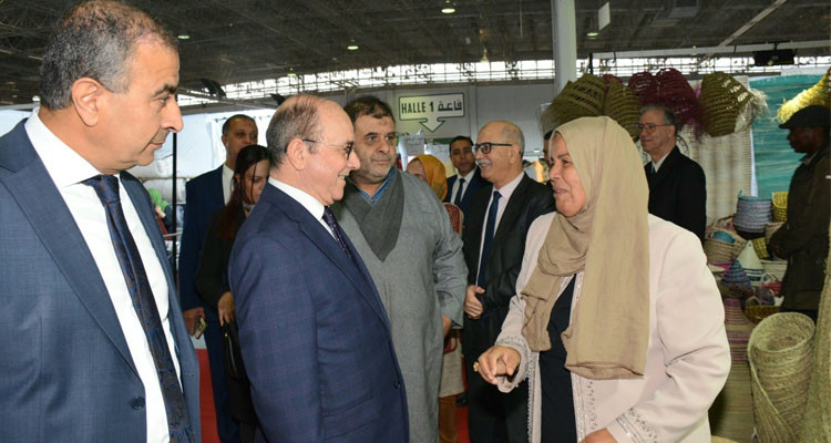 وزير السياحة يدعو الشباب إلى بعث شركات أهلية والاستثمار في قطاع الصناعات التقليدية