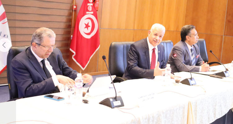وزير التجارة يشرف على اجتماع حول البرنامج الوطني الترويجي لقطاع التمور