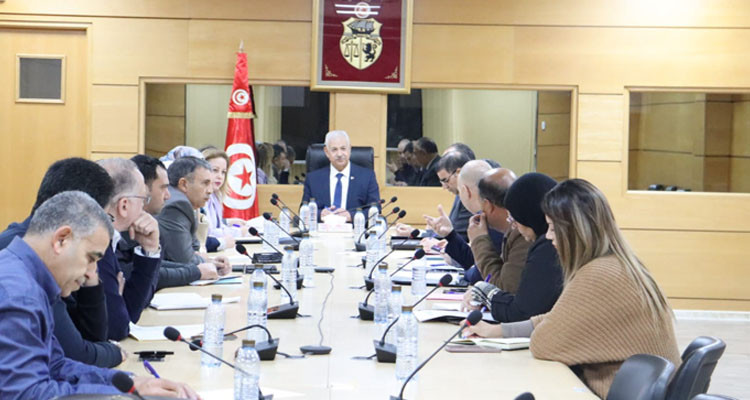 جلسة عمل بوزارة التجارة للنظر في الإشكاليات التي تشكو منها منظومة اللحوم الحمراء