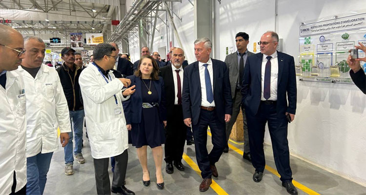 وزيرة الصناعة ونظيرها الفلسطيني  يزوران  القطب التنموي بالفجة