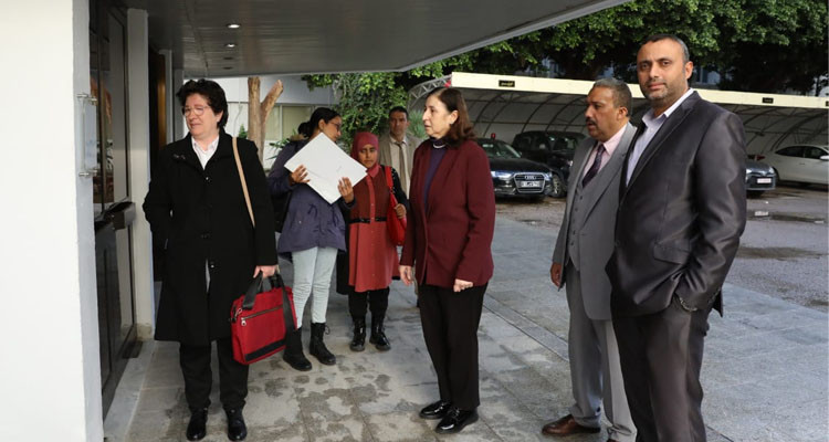 تركيز 13 علامة داخلية بكتابة براي في مباني تابعة لوزارة التجهيز والإسكان