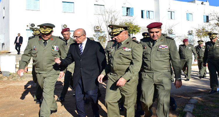 وزير الدفاع يؤكد العمل على مزيد الارتقاء بالبنية التحتية الخاصّة بالعسكريين بما يعزز جاهزيتهم العسكرية