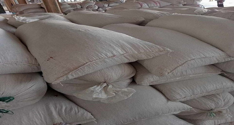 بنزرت: حجز 15 طنا من الحمص  بأحد المخازن بالعالية