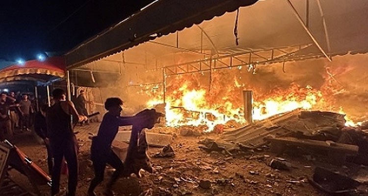 استشهاد 7 فلسطينيين بغارات استهدفت خيام  نازحين جنوبي قطاع غزة