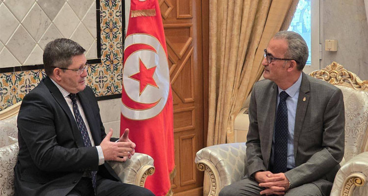 فحوى لقاء كاتب الدولة لدى وزير الشّؤون الخارجيّة بسفير المملكة المتّحدة بتونس