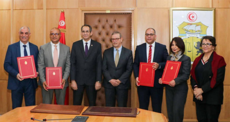 وزارة التعليم العالي: إمضاء مجموعة من الاتفاقيات الخاصّة بمجمّعات البحث