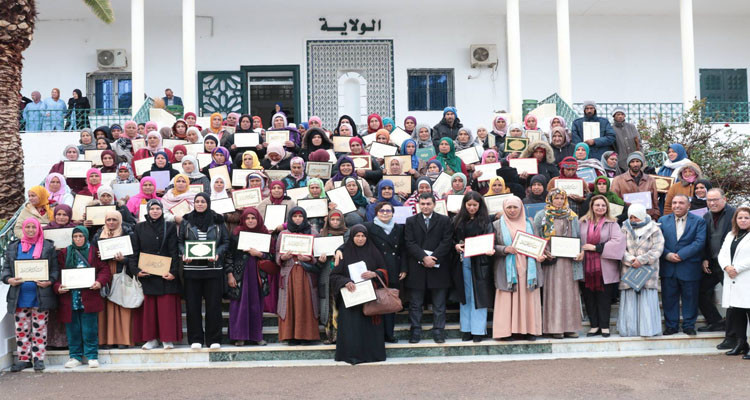 القصرين: وزيرة الأسرة تسلّم  151 إشعارا بالموافقة على تمويل مشاريع جديدة لعدد من النساء والأسر