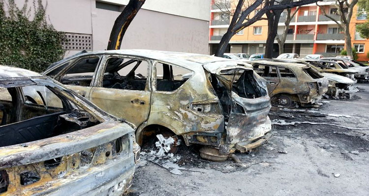 فرنسا: حرق نحو ألف سيارة في ليلة رأس السنة