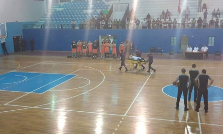 إصابة خطيرة للاعب الملعب القابسي المحجوبي في مباراة كرة السلة مع الملعب النابلي