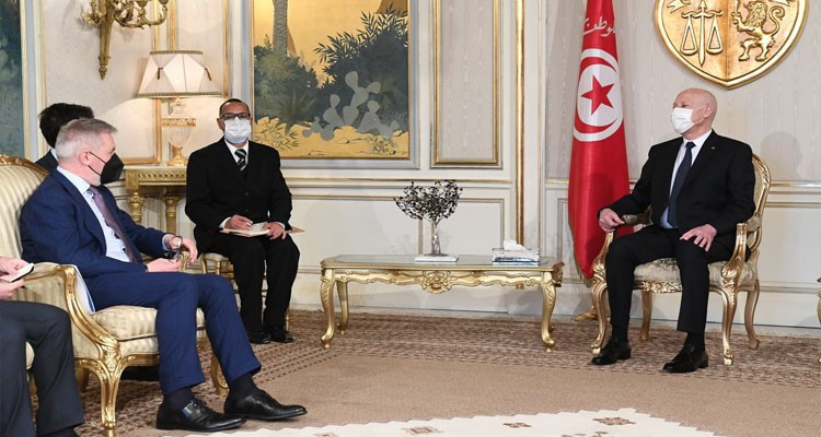 The Tunisian President receives the Italian Defense Minister