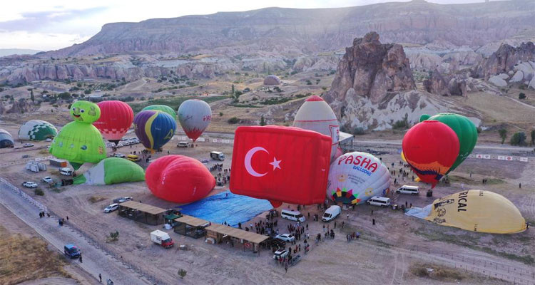 Turkey's Cappadocia kicks off the3rd International Hot Air Balloon Festival