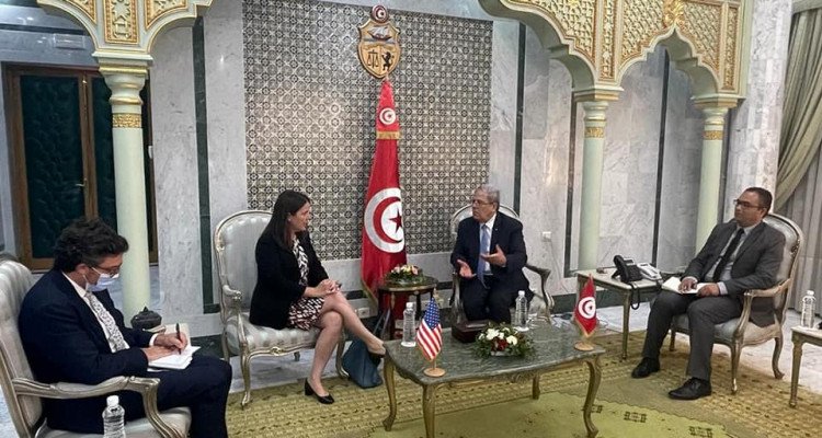 Tunisian FM meets the chargée d'affaires of the US Embassy