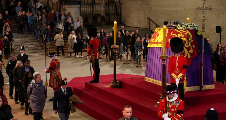 Death of Elizabeth II: Arab leaders arrive in UK to pay condolences