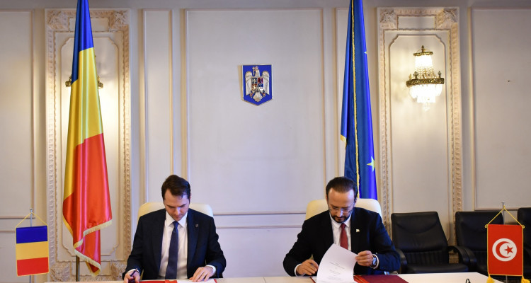 Signing of two MoU in the digital field between Tunisian and Romania