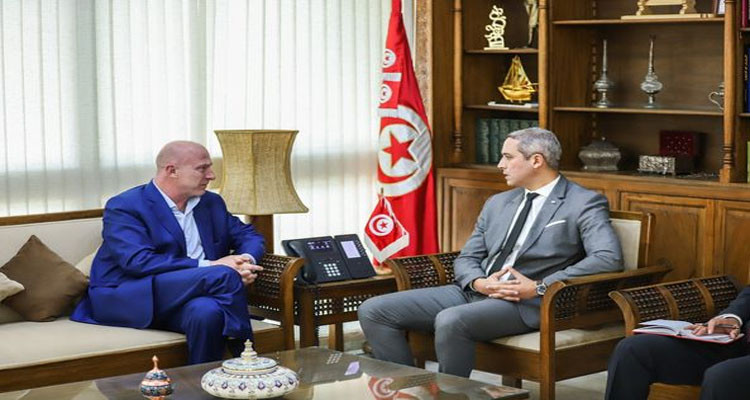 Tourism Minister receives the General Manager of NH Hotels