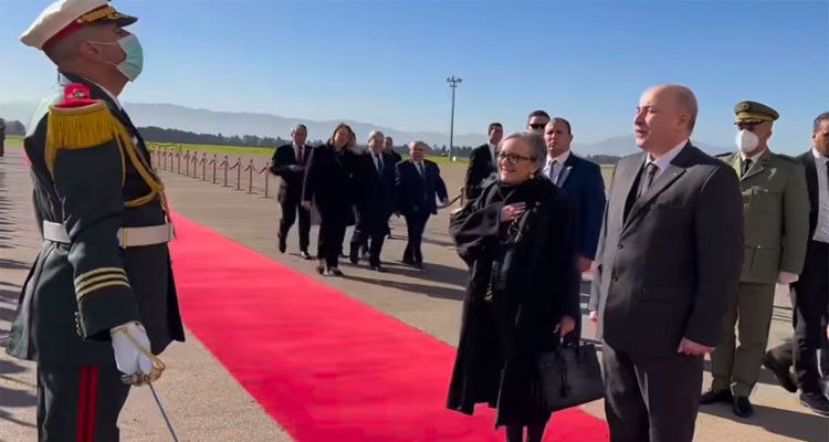 The Head of Government arrives to Algiers on a working visit
