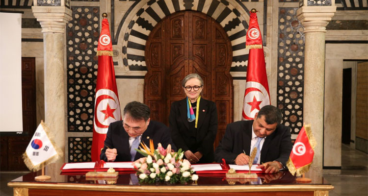 Tunisia, Korea: signing a partnership agreement in the public deals