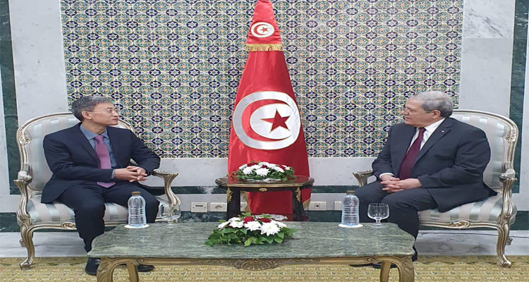 The Tunisian FM receives the New Chinese Ambassador to Tunisia