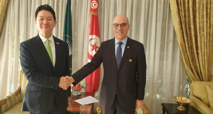 Tunisian FM holds working session with Presidential Envoy of Korea