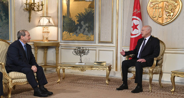 The Tunisian President receives the Syrian Foreign Minister