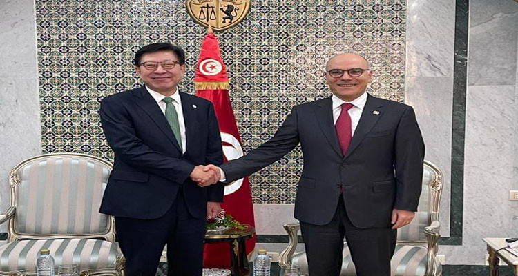 The Tunisian FM receives the Special Envoy of the Korean President