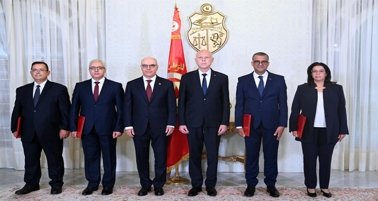 The President Hands Over the Credential of  New Tunisian Ambassadors