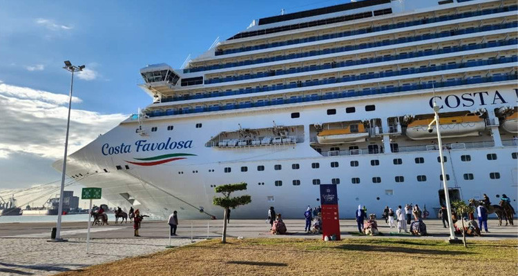 After 8 years of absence, Costa Favolosa cruise ship docks at La Goulette Port
