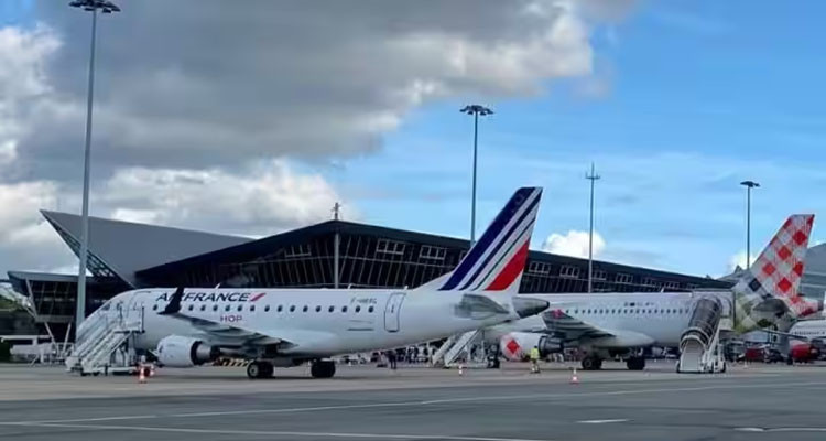 Eight French airports were forced to evacuate today for security alerts