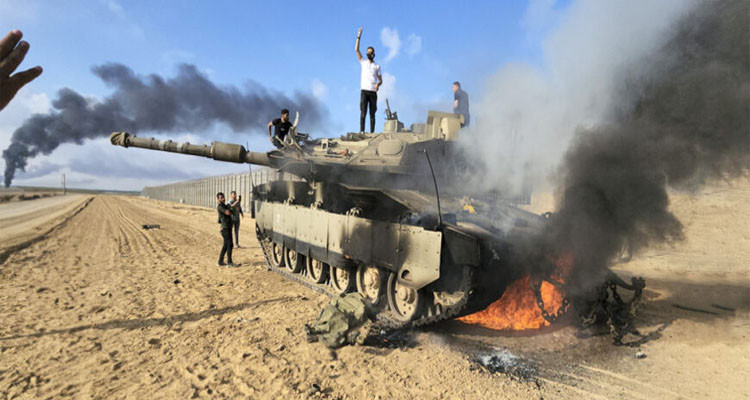 Over 900 dead in Israel, 560 dead in Gaza