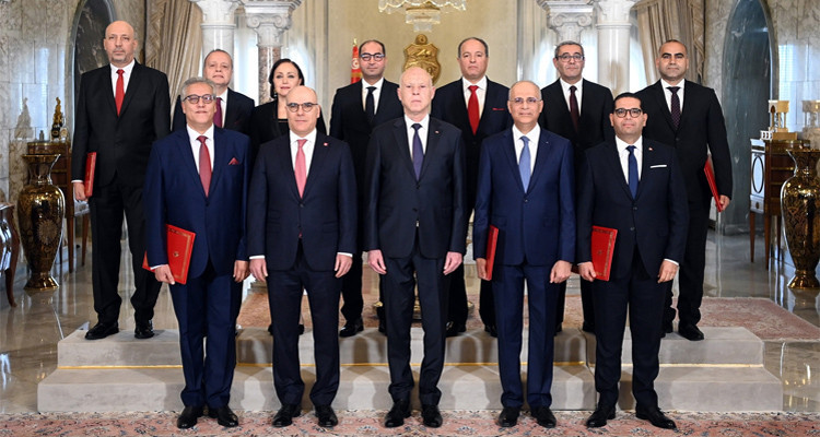 The President Hands Over the Credential of New Tunisian Ambassadors