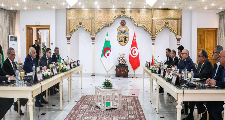 Joint meeting of Tunisian and Algerian Foreign Ministers held in Tunis