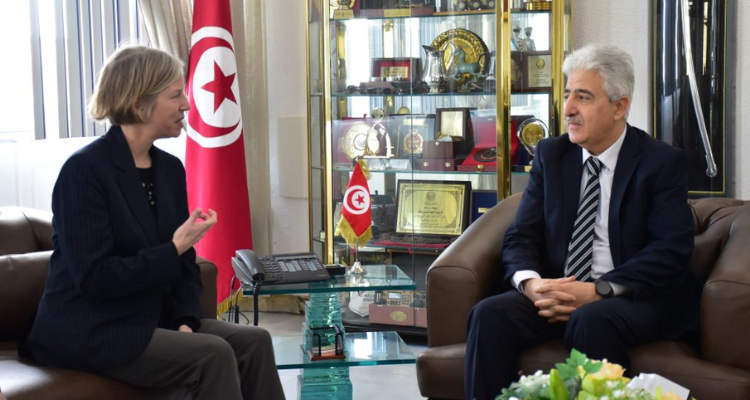 Military cooperation reviewed between Tunisia and Canada