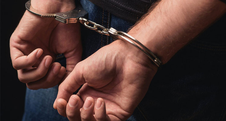 سيدي حسين: إيقاف شخص بتهمة سرقة أسلاك نحاسية والإضرار العمد بممتلكات الغير