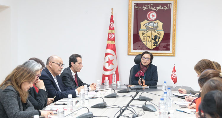 وزيرة الأسرة تدعو إلى ضرورة مضاعفة الجهود لمعالجة التحديات التي تواجهها الأسر التونسية
