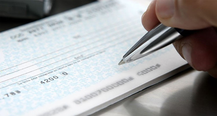 اليوم: البنوك تنطلق في قبول مطالب الحصول على دفتر الشيكات الجديد