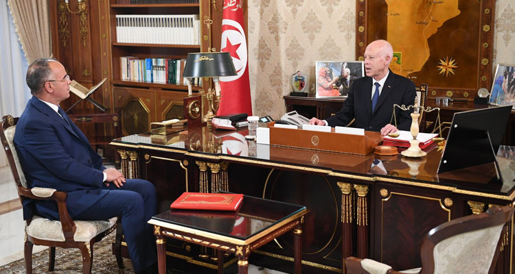 رئيس الجمهورية يصدر أمر يقضي بإدماج المعلمين والأساتذة النواب بالمدارس الابتدائية والإعدادية والمعاهد