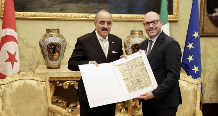 وزير الخارجية يبحث مع رئيس مجلس النواب الإيطالي سبل تعزيز التعاون البرلماني