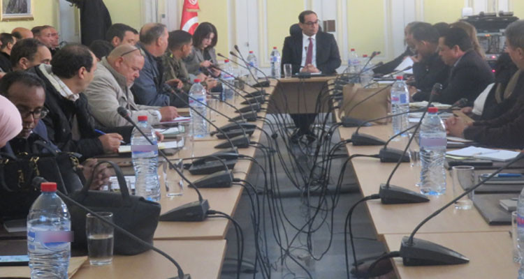 ولاية تونس تبقي اللجنة الجهوية لتفادي الكوارث في انعقاد دائم توقيا من تغيرات جوية محتملة