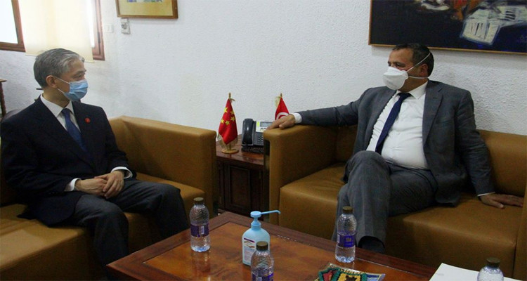 لقاء عبد اللطيف المكي وسفير الصين