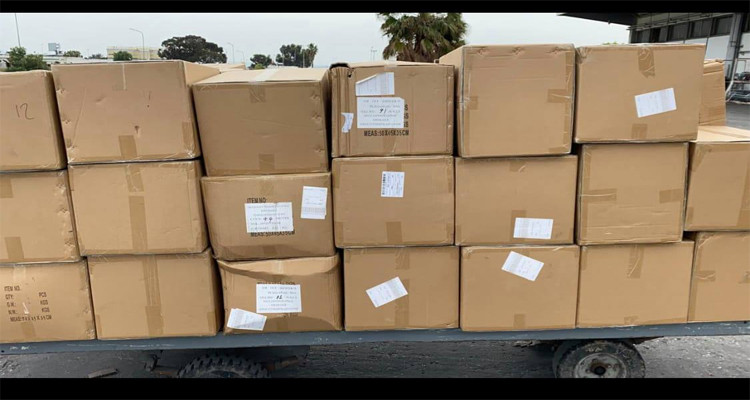 وصول الدفعة الأولى من هبة النائبة ألفة الترّاس إلى مطار تونس قرطاج