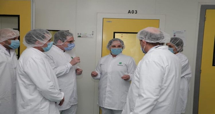 زيارة من وزيري الإستثمار والصناعة إلى مخابر الأدوية