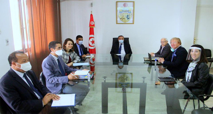 جلسة بوزارة الصحة