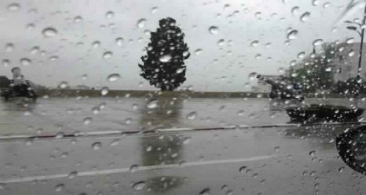 انخفاض في درجات الحرارة مع أمطار مؤقتا رعدية بالشمال والوسط