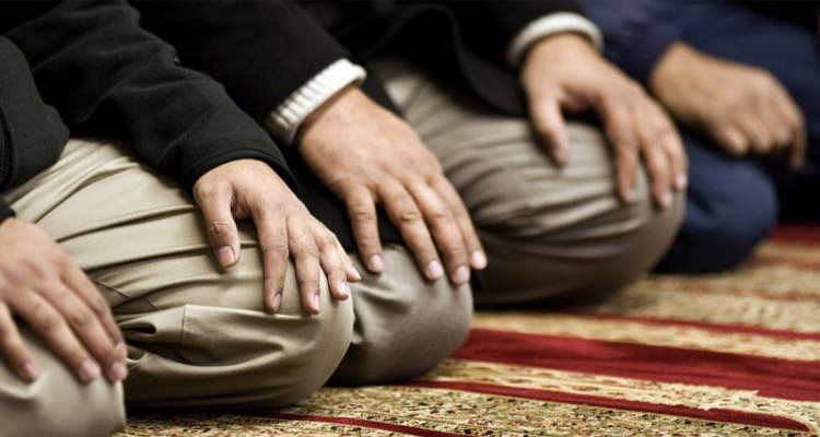 صلاة جماعة
