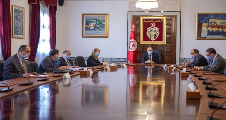 جلسة عمل بإشراف رئيس الحكومة