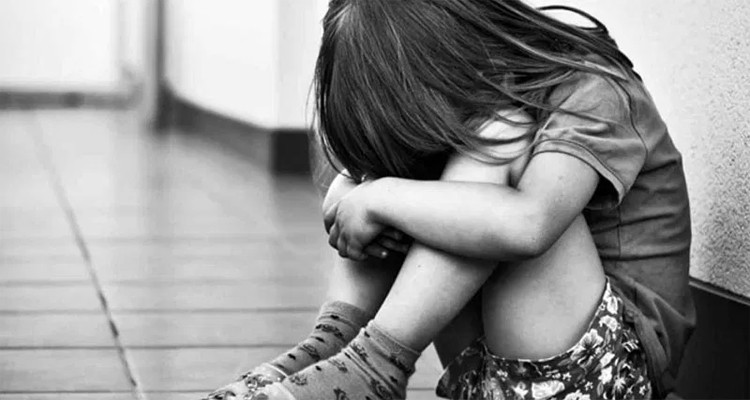 تعرض طفلة للعنف