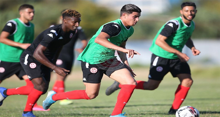 بعض عناصر منتخب الأواسط في تربص