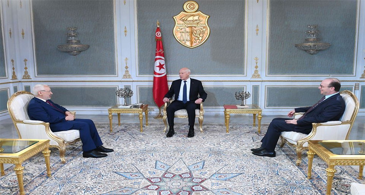 قيس سعيد والفخفاخ والغنوشي